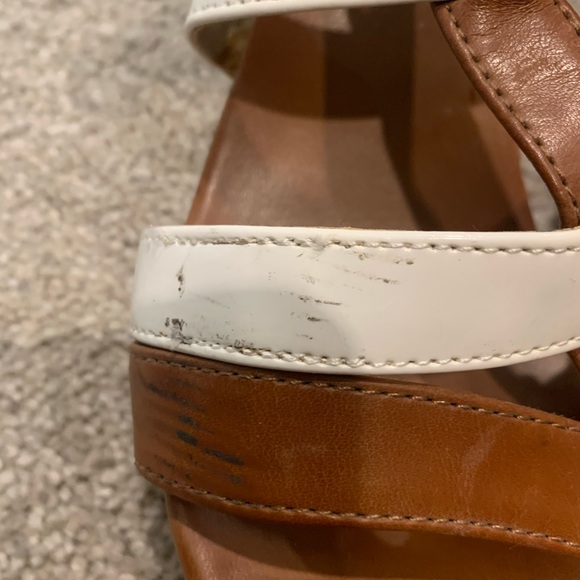 Cognac and white Kenneth Cole wedges. Size 7 - Picture 5 of 6